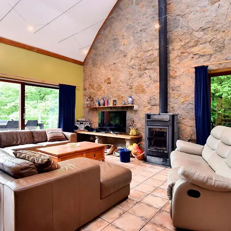 Luxurious Chalet With Sauna In 木屋 博兰