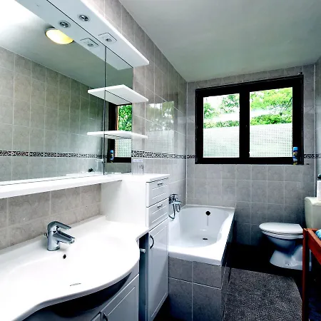 Luxurious Chalet With Sauna In 木屋 博兰